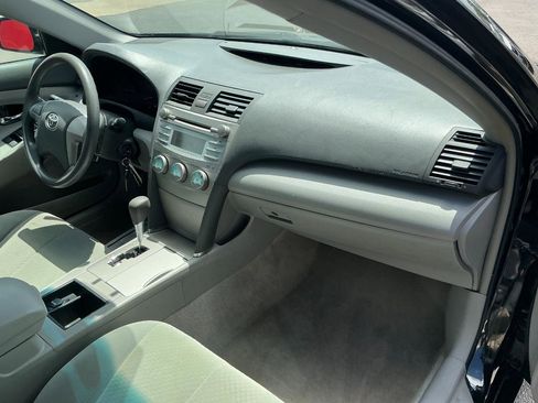 Used 2009 Toyota Camry FWD image 19
