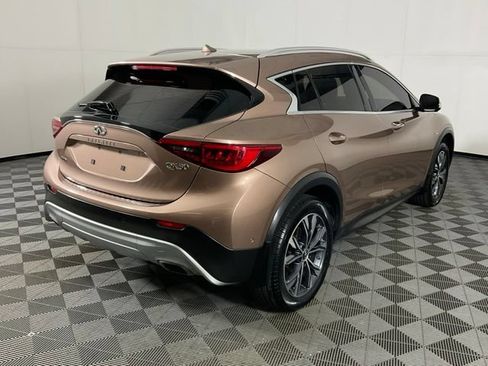 Used 2017 INFINITI QX30 Premium w/ Technology Package AWD/4WD image 8