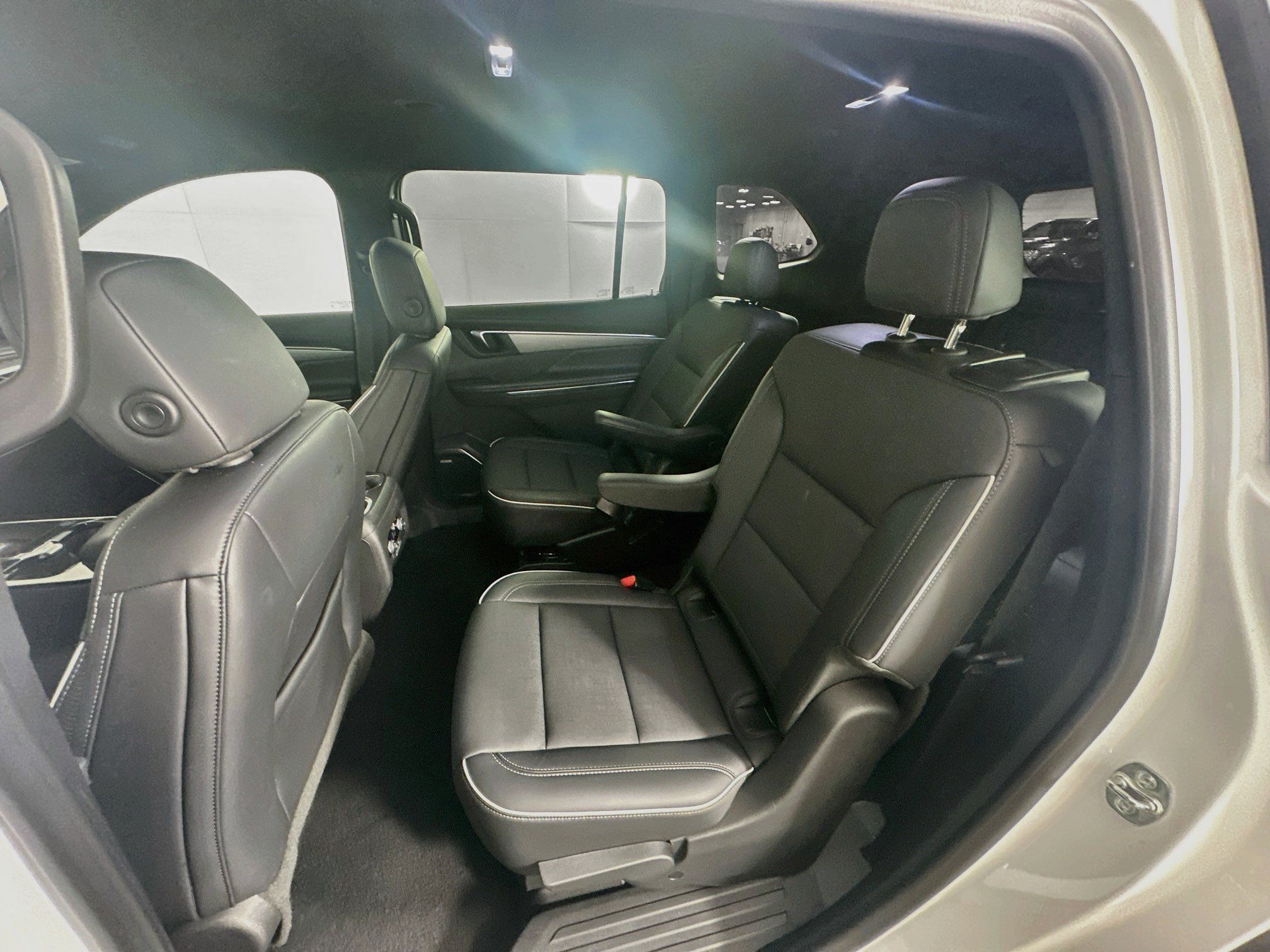 Used 2025 Buick Enclave Preferred FWD image 28