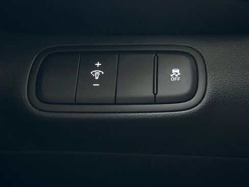 Certified 2023 Hyundai Venue SEL image 34