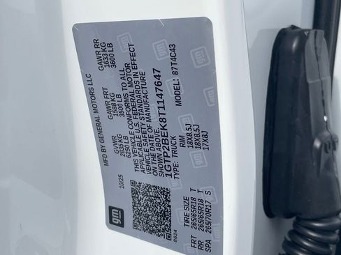 New 2026 GMC Canyon Elevation w/ Convenience Package image 35