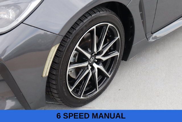 Used 2023 Toyota GR86 RWD image 2