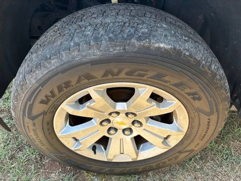 Used 2019 Chevrolet Colorado LT w/ Safety Package RWD image 24