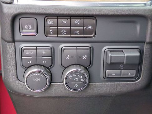 Used 2025 Chevrolet Tahoe High Country w/ Sun And Tow Package AWD/4WD image 18