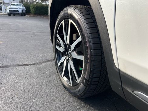 Used 2020 Honda Pilot Elite image 11