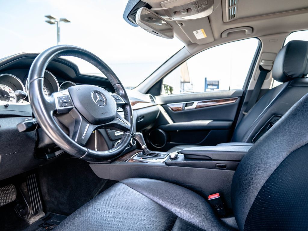 Used 2012 Mercedes-Benz C 300 4MATIC Sedan image 6
