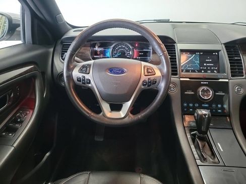 Used 2017 Ford Taurus Limited FWD image 16