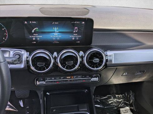 Used 2022 Mercedes-Benz GLB 250 image 13