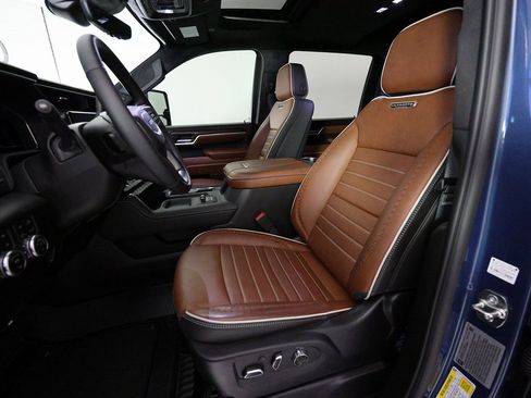 Used 2025 GMC Sierra 3500 Denali Ultimate image 17