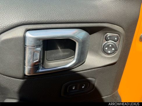 Used 2021 Jeep Wrangler Unlimited Sahara AWD/4WD image 18