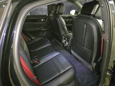 Used 2021 Porsche Cayenne GTS image 13