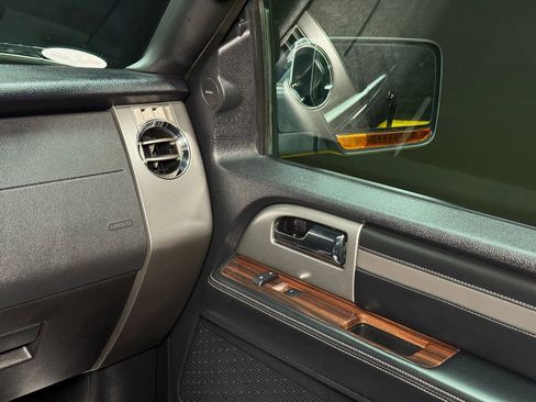 Used 2015 Ford Expedition EL Platinum image 28