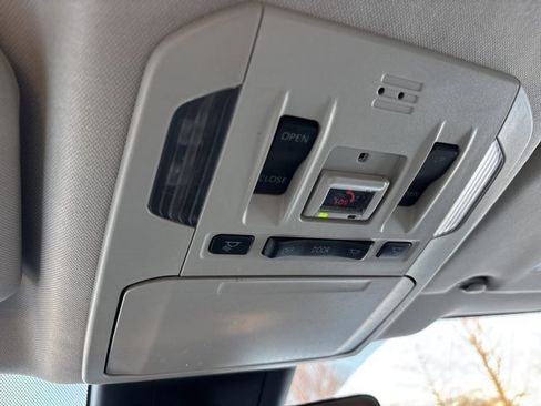 Used 2023 Toyota Highlander XLE image 45