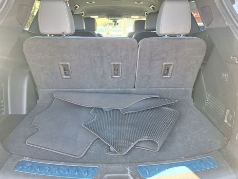 Used 2024 Buick Enclave Premium image 27
