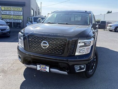 Used 2019 Nissan Titan PRO-4X w/ Pro-4x Convenience Package AWD/4WD image 36