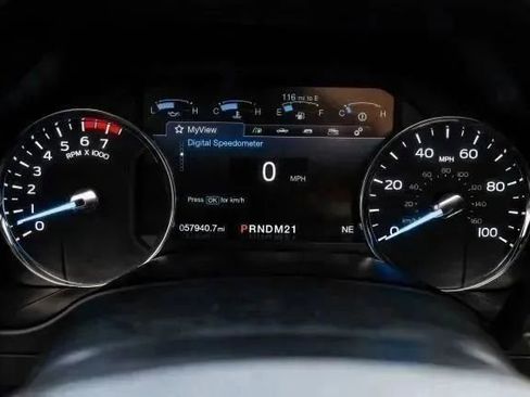 Used 2017 Ford F250 Platinum w/ Platinum Ultimate Package AWD/4WD image 25