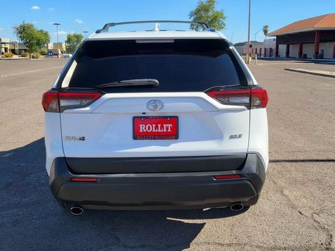 Used 2021 Toyota RAV4 XLE w/ Convenience Package FWD image 10