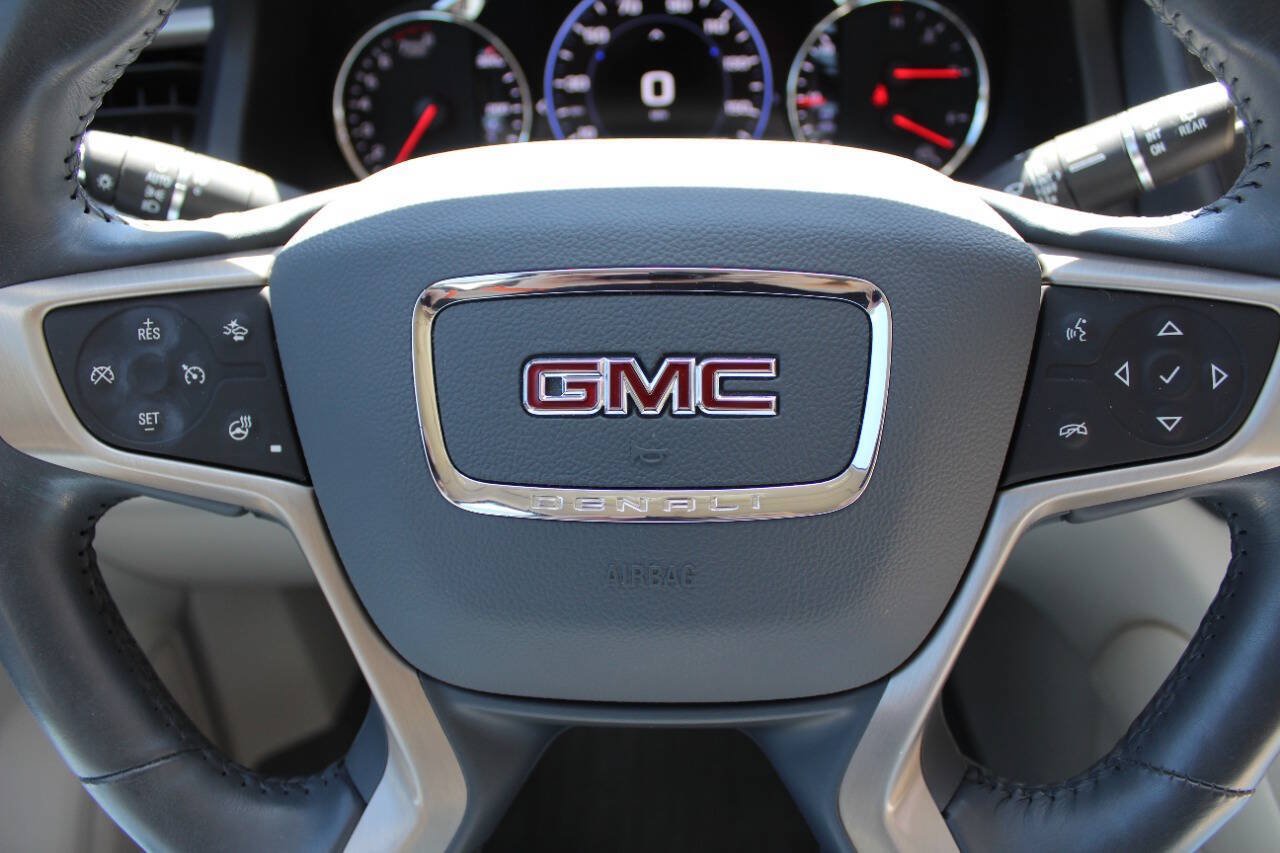 Used 2021 GMC Acadia Denali w/ Denali Technology Package AWD/4WD image 11