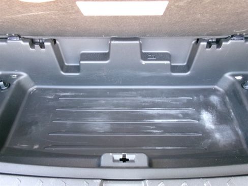 Used 2022 Chevrolet Traverse LT w/ LPO, Floor Liner Package AWD/4WD image 33
