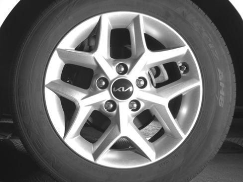 Used 2025 Kia Soul LX w/ LX Technology Package image 14