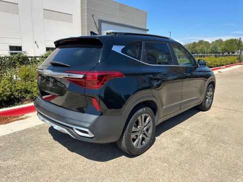 Used 2023 Kia Seltos S w/ Navigation Package FWD image 8