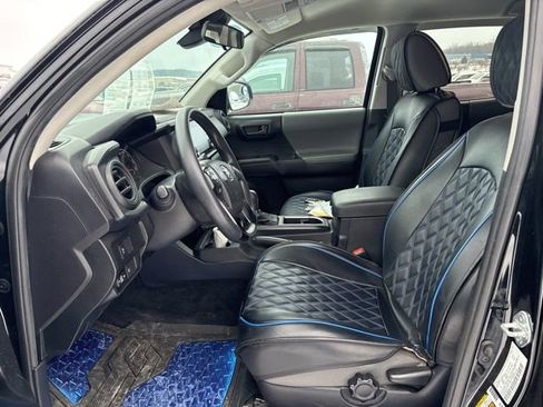 Used 2022 Toyota Tacoma SR image 7