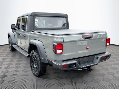 Used 2022 Jeep Gladiator Sport image 8