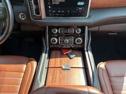 Used 2023 GMC Yukon XL Denali Ultimate AWD/4WD image 20