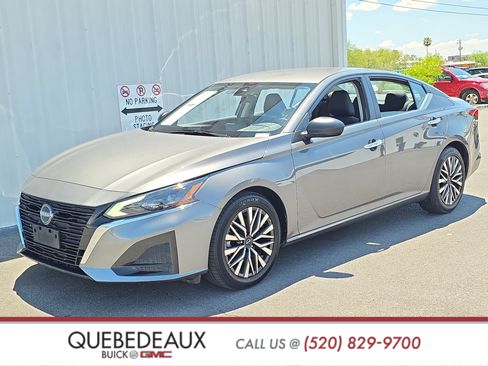 Used 2025 Nissan Altima 2.5 SV FWD image 3