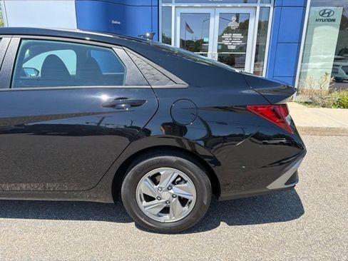 Certified 2026 Hyundai Elantra SE w/ Cargo Package FWD image 3
