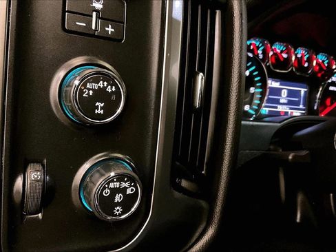 Used 2017 Chevrolet Silverado 1500 LT w/ All Star Edition image 31