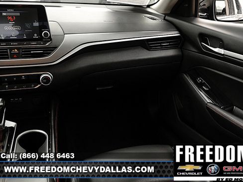 Used 2024 Nissan Altima 2.5 SR FWD image 31
