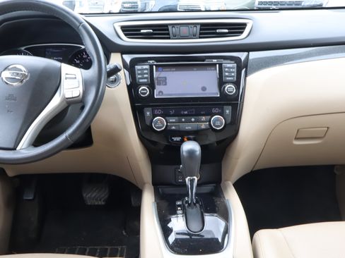 Used 2016 Nissan Rogue SL w/ SL Premium Package AWD/4WD image 12