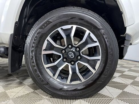 Used 2023 Toyota Tacoma TRD Sport image 9
