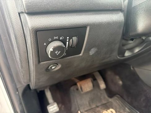 Used 2018 Jeep Grand Cherokee Laredo AWD/4WD image 19