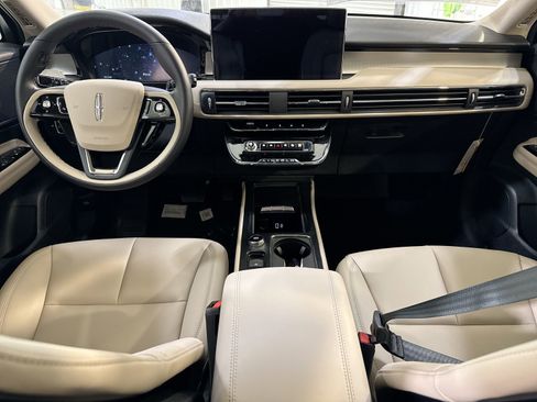 New 2026 Lincoln Corsair Premiere image 23