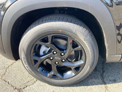New 2026 Chevrolet Trax LT w/ Sunroof Package FWD image 30