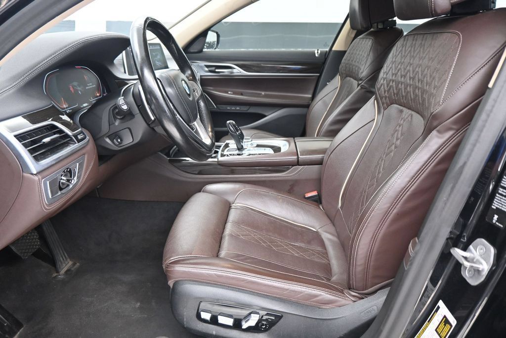 Used 2022 BMW 740i xDrive w/ Premium Package AWD/4WD image 13