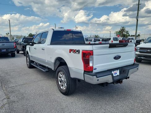 Used 2019 Ford F250 Lariat w/ Lariat Ultimate Package AWD/4WD image 3