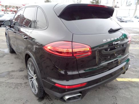 Used 2016 Porsche Cayenne Platinum Edition image 17