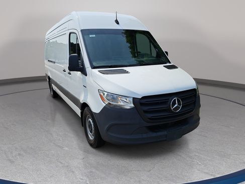 Used 2024 Mercedes-Benz eSprinter 170 Cargo image 4