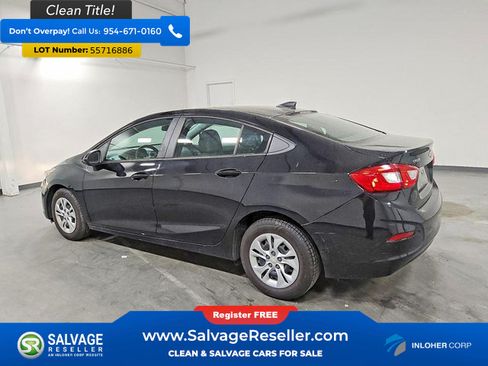 Used 2019 Chevrolet Cruze LS FWD image 3