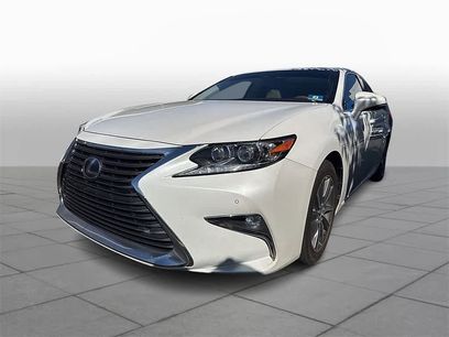 Used 2018 Lexus ES 300h w/ Luxury Package