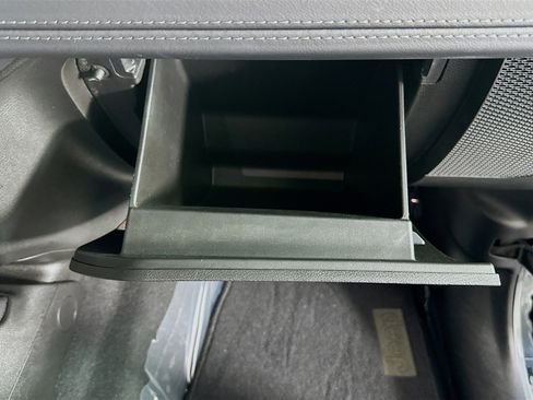 Used 2025 Jeep Wrangler Sahara image 32