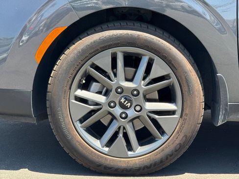 Used 2020 Kia Soul EX FWD image 25