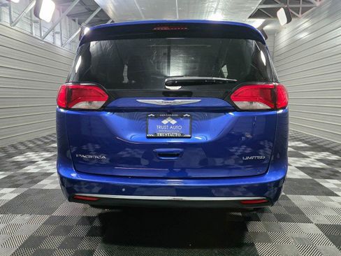Used 2020 Chrysler Pacifica Limited image 6