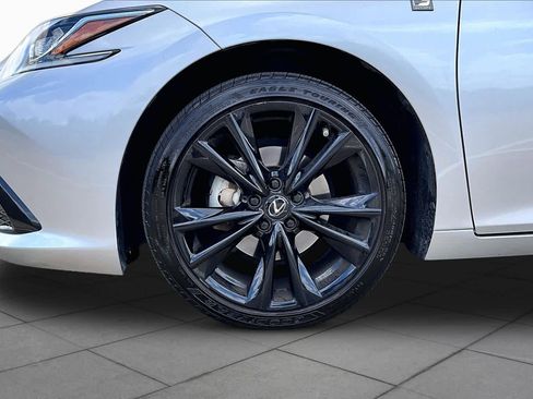 Certified 2022 Lexus ES 350 F Sport FWD image 11