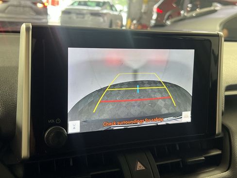 Used 2025 Toyota RAV4 XLE AWD/4WD image 20