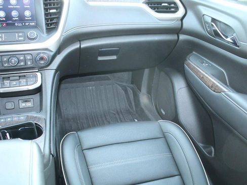 Certified 2022 GMC Acadia Denali w/ Denali Ultimate Package image 17