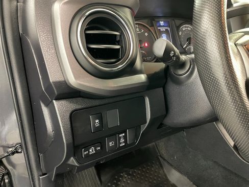 Used 2023 Toyota Tacoma TRD Off-Road image 22